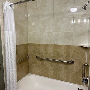 2 Queen Beds Lake or Pool View Non-Smoking